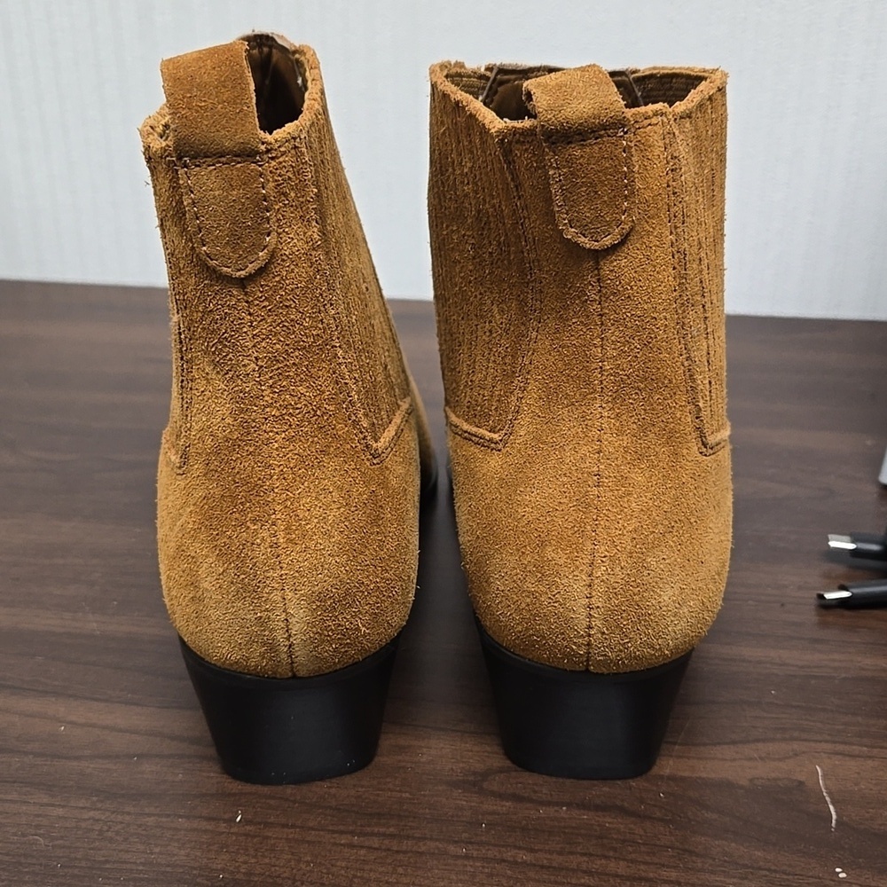 Marc Fisher Size 6 Light Brown Suede Pointed Toe Ankle Boots - Picture 3 of 8